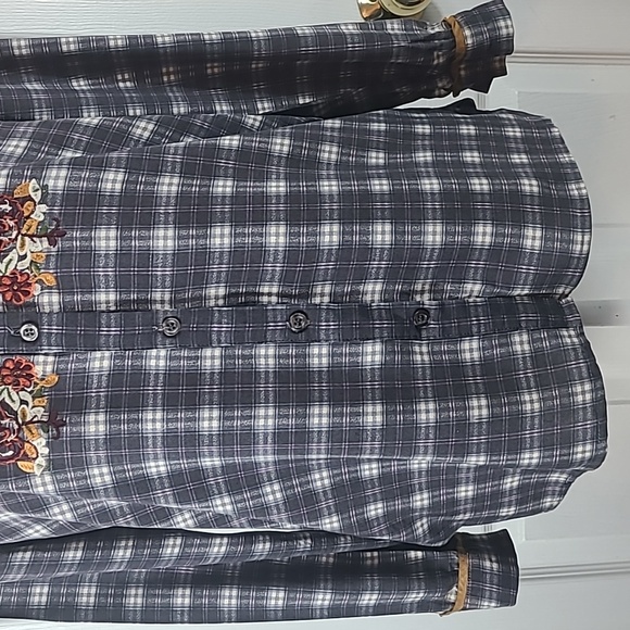 Scrapbook Boutique Embroidered Shirt - Picture 3 of 12